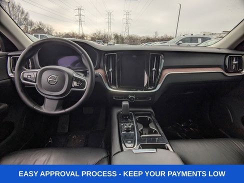 Used 2023 Volvo S60 T8 Plus image 18