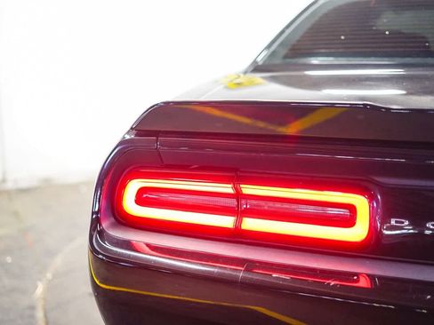 Used 2019 Dodge Challenger R/T image 9