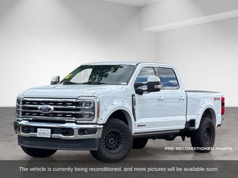 Used 2023 Ford F350 Lariat w/ Lariat Ultimate Package AWD/4WD image 2