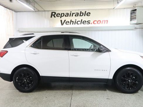 Used 2018 Chevrolet Equinox LT w/ Sun & Infotainment Package FWD image 4