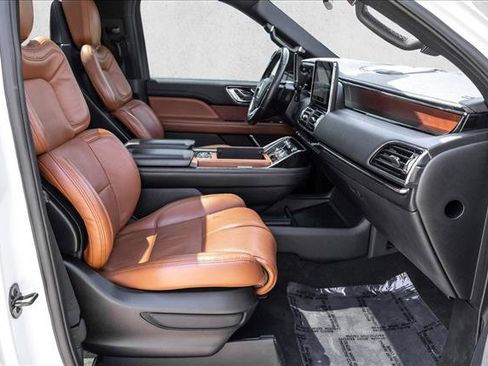 Used 2020 Lincoln Navigator Reserve AWD/4WD image 28