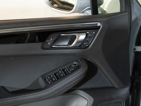 Certified 2026 Porsche Macan AWD/4WD image 21