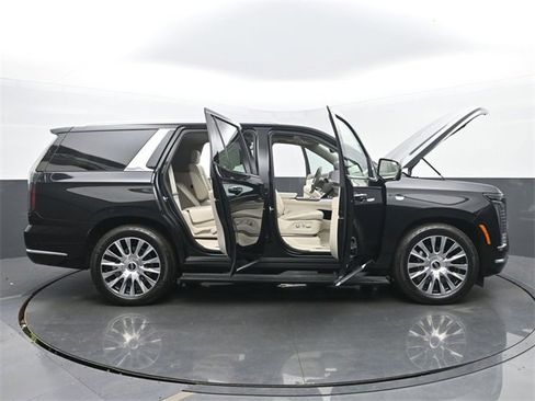 Certified 2025 Cadillac Escalade Premium Luxury Platinum w/ LPO, Floor Liner Package image 59