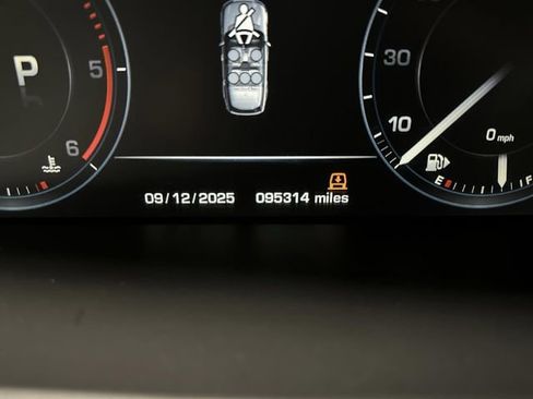 Used 2016 Land Rover Range Rover HSE image 6