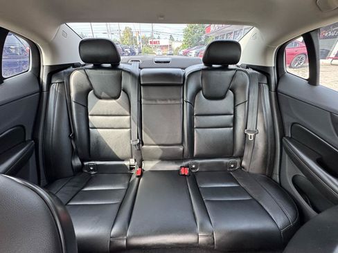 Used 2022 Volvo S60 B5 Momentum FWD image 17