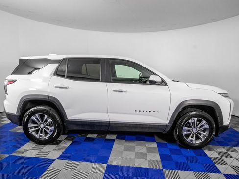 Used 2025 Chevrolet Equinox LT FWD image 4