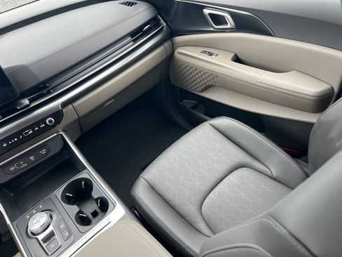 New 2026 Kia Carnival LXS FWD image 16