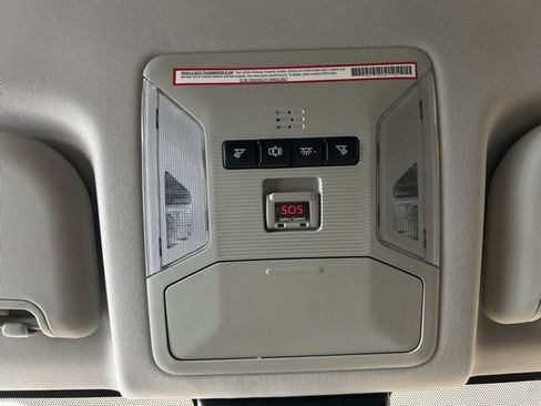 Used 2019 Toyota RAV4 LE image 71