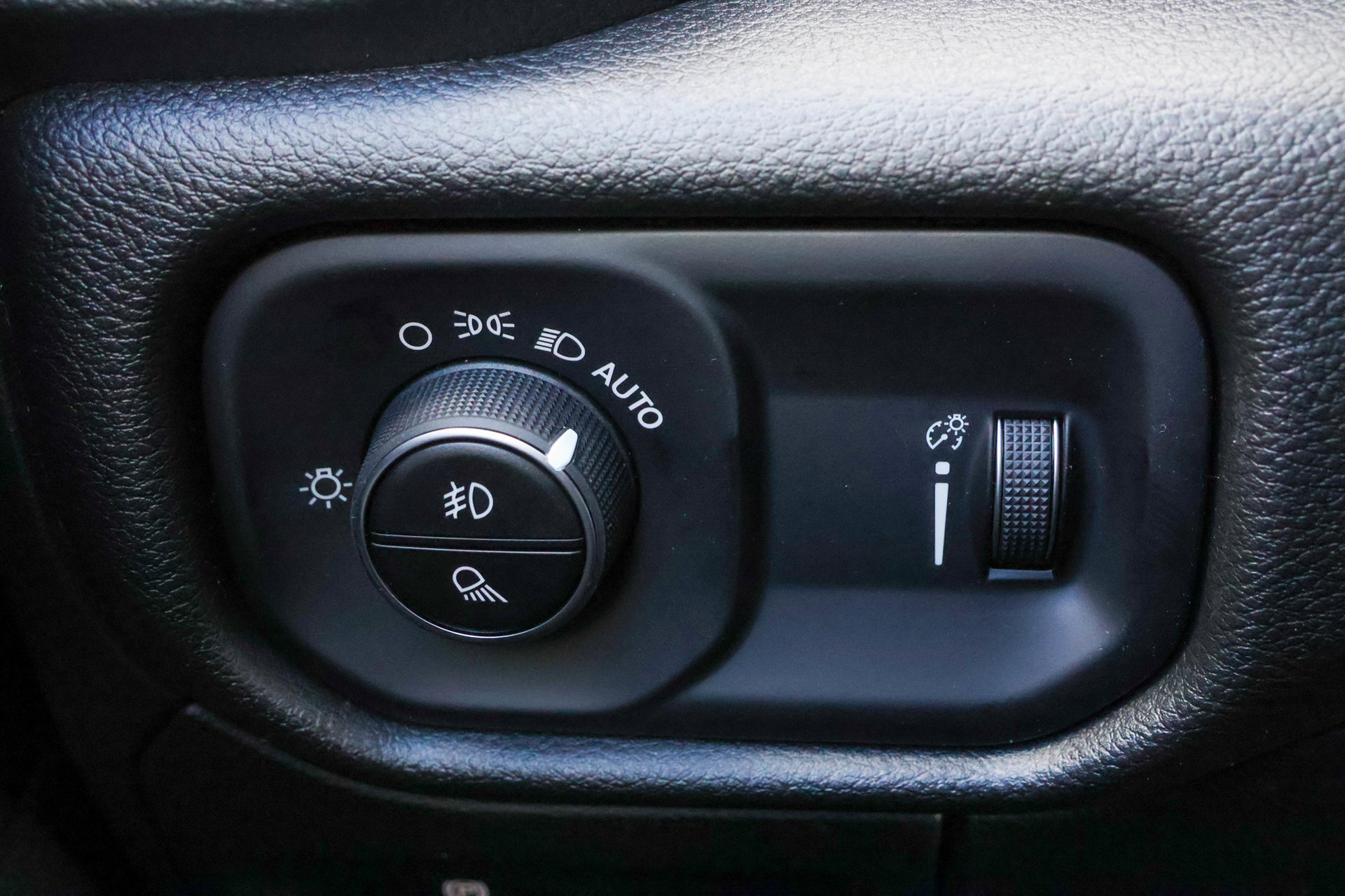 New 2026 RAM 1500 Express AWD/4WD image 30