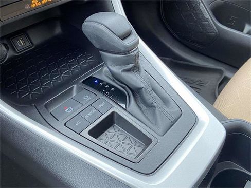 Certified 2025 Toyota RAV4 XLE w/ Convenience Package image 22