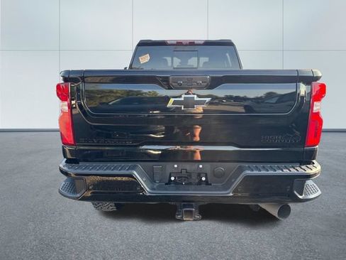 Used 2024 Chevrolet Silverado 2500 High Country w/ High Country Premium Package AWD/4WD image 3