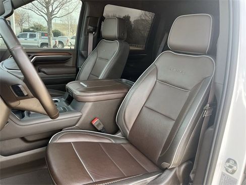 Used 2024 GMC Sierra 3500 Denali w/ Denali Reserve Package image 27