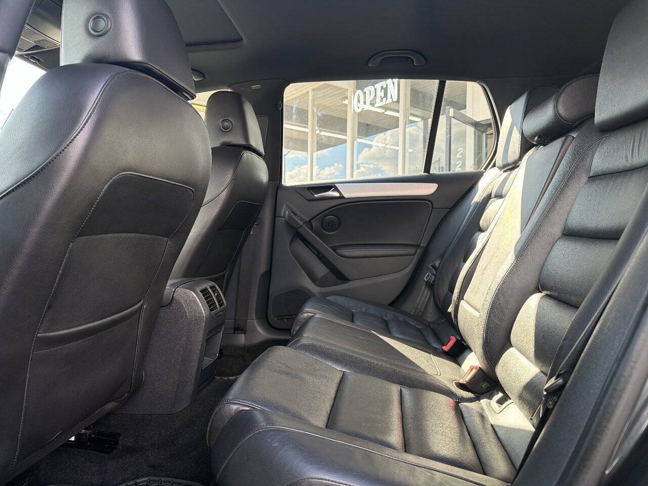Used 2012 Volkswagen GTI Autobahn FWD image 21
