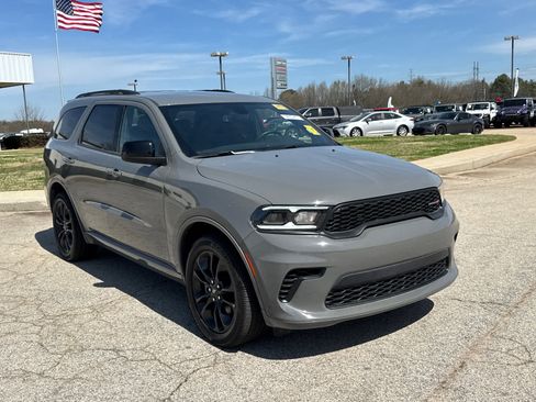 Used 2025 Dodge Durango GT w/ Blacktop Package image 3