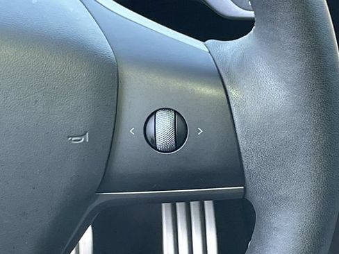 Used 2024 Tesla Model Y Performance AWD/4WD image 14