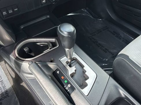 Used 2016 Toyota RAV4 XLE AWD/4WD image 23