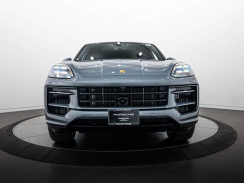 Certified 2026 Porsche Cayenne AWD/4WD image 10