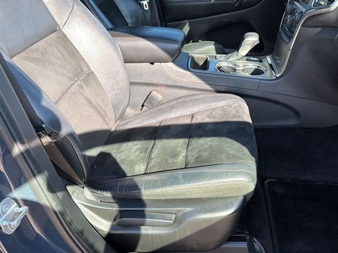 Used 2017 Jeep Grand Cherokee Altitude AWD/4WD image 28