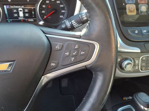 Used 2018 Chevrolet Equinox Premier image 29