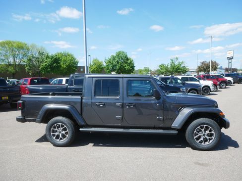 New 2026 Jeep Gladiator Sport AWD/4WD image 2