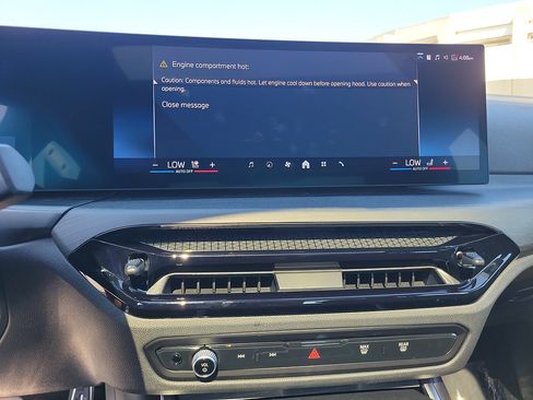 Used 2026 BMW 330i Sedan w/ M Sport Package RWD image 23