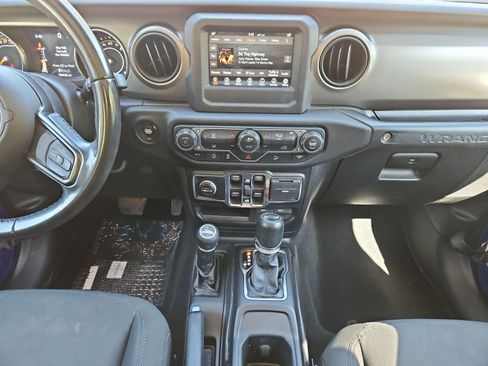 Used 2018 Jeep Wrangler Unlimited Sport S AWD/4WD image 11