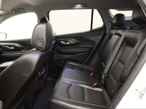 Used 2024 GMC Terrain SLT image 15