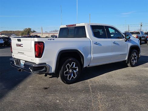 Used 2024 GMC Sierra 1500 SLT image 7