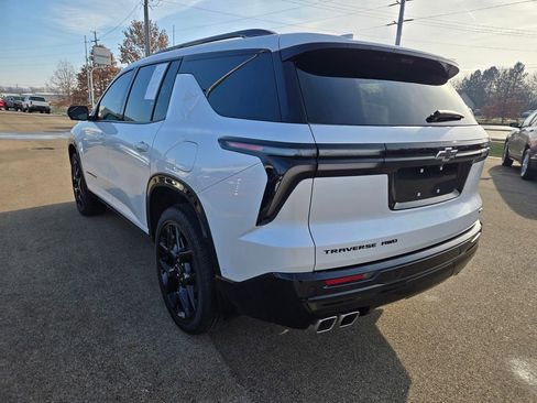 Used 2025 Chevrolet Traverse RS image 6