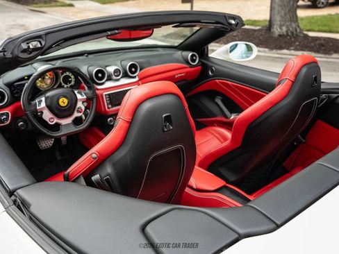 Used 2016 Ferrari California T image 51