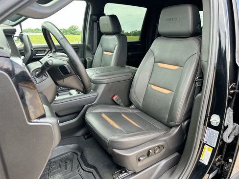 Used 2024 GMC Sierra 2500 AT4 w/ AT4 Preferred Package AWD/4WD image 11