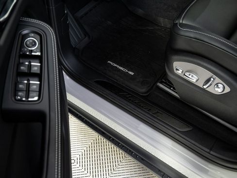 New 2026 Porsche Macan Turbo image 8