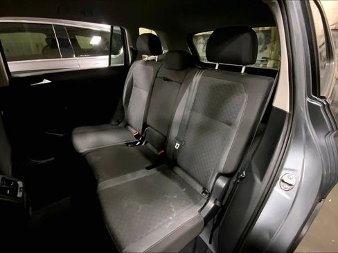 Used 2020 Volkswagen Tiguan S image 21