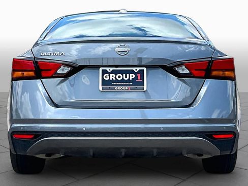 Used 2025 Nissan Altima 2.5 SV FWD image 5