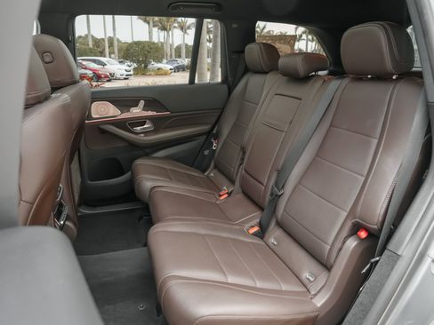Used 2023 Mercedes-Benz GLS 450 4MATIC image 35