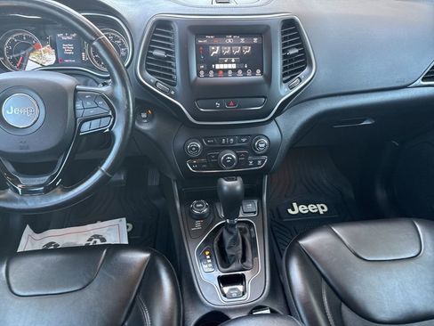 Used 2020 Jeep Cherokee Latitude Plus image 21