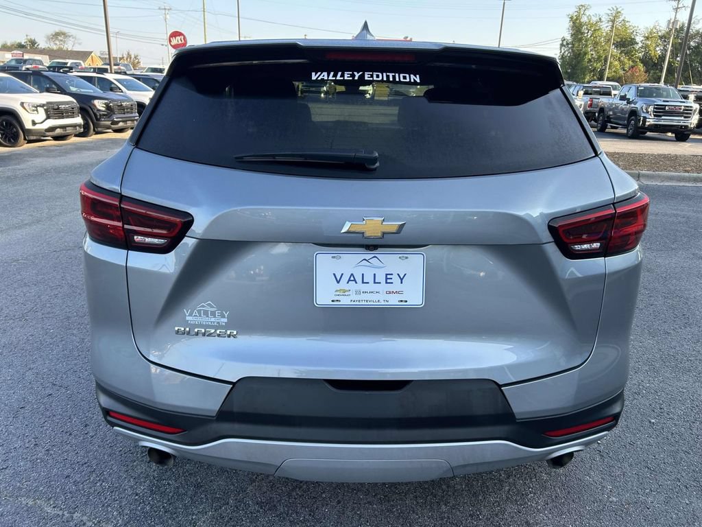 Used 2025 Chevrolet Blazer LT FWD image 5