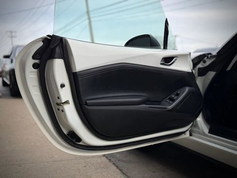 Used 2016 MAZDA MX-5 Miata Grand Touring RWD image 7