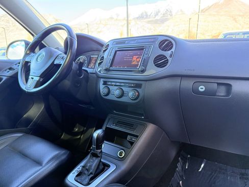 Used 2016 Volkswagen Tiguan SE image 12
