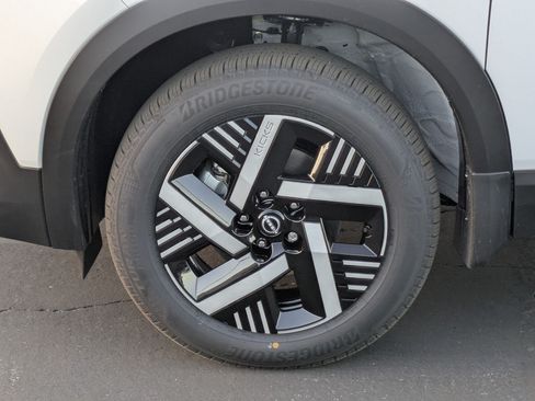 New 2026 Nissan Kicks SV w/ SV Premium Package FWD image 9