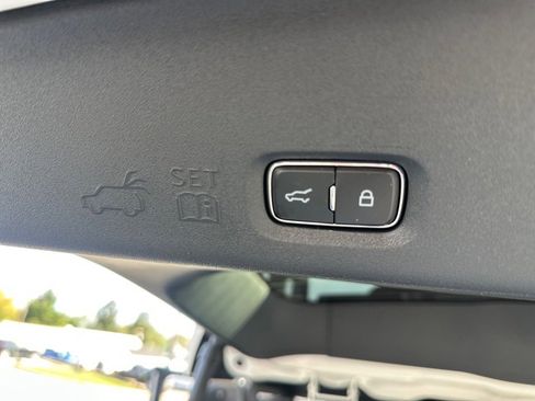 New 2025 Ford Expedition Active image 44