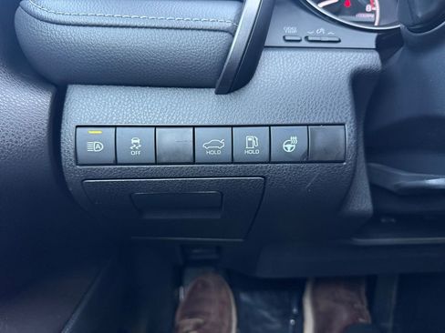 Used 2023 Toyota Camry SE w/ Cold Weather Package image 28