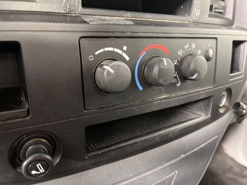 Used 2008 Dodge Ram 1500 Truck ST w/ Popular Equipment Group image 9