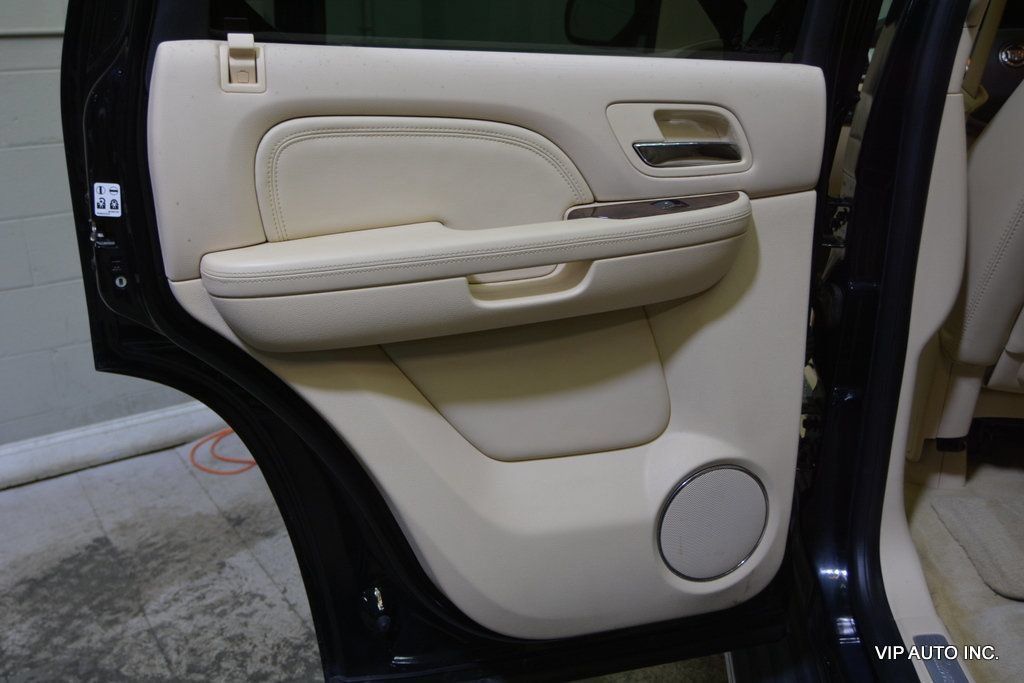 Used 2007 Cadillac Escalade AWD w/ Climate Package image 9