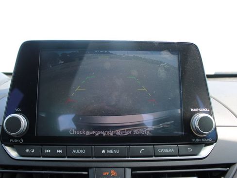 Used 2024 Nissan Altima 2.5 SV FWD image 37