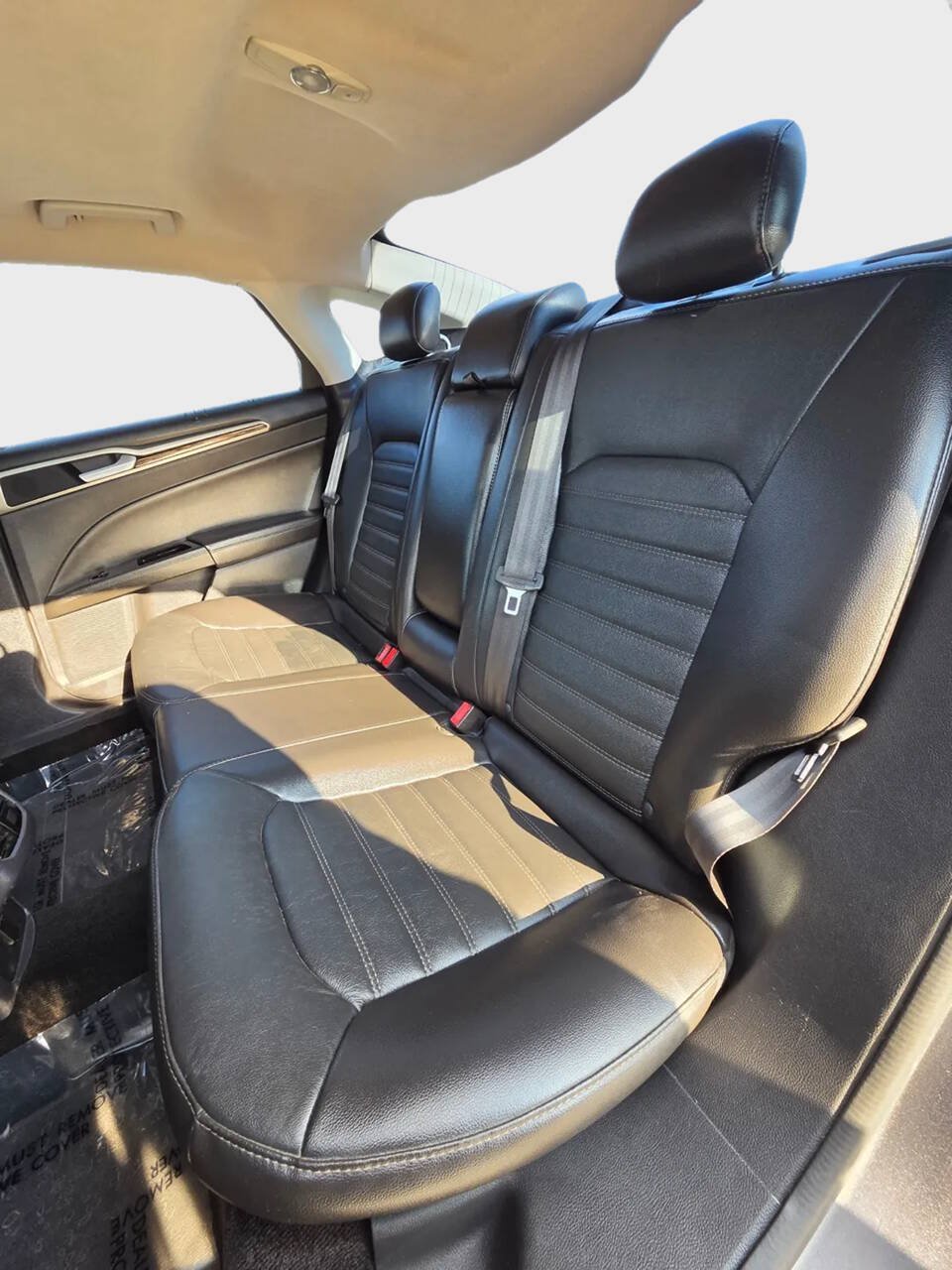Used 2014 Ford Fusion SE w/ Equipment Group 202A FWD image 12
