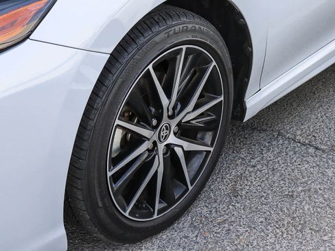 Used 2024 Toyota Camry SE image 4