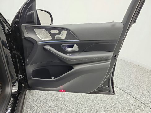 Used 2025 Mercedes-Benz GLS 450 4MATIC image 27