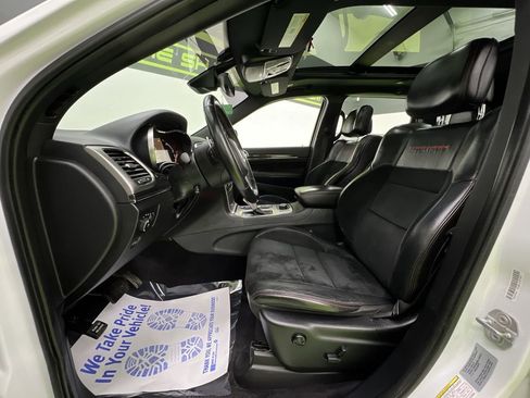 Used 2017 Jeep Grand Cherokee Trailhawk w/ Trailhawk Luxury Group AWD/4WD image 18