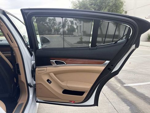 Used 2016 Porsche Panamera 4 Edition image 14
